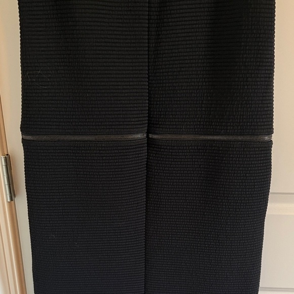 Badgley Mischka Black Sleeveless Dress with zip around the back Size Small - Picture 6 of 8